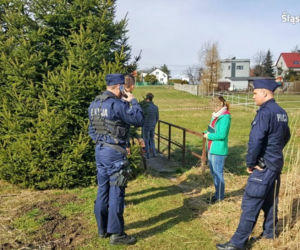 Znaleźli zwłoki noworodka w strumyku