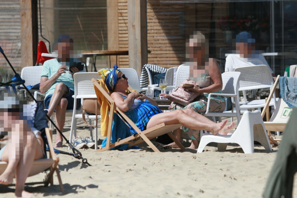 Justyna Sieńczyłło na plaży