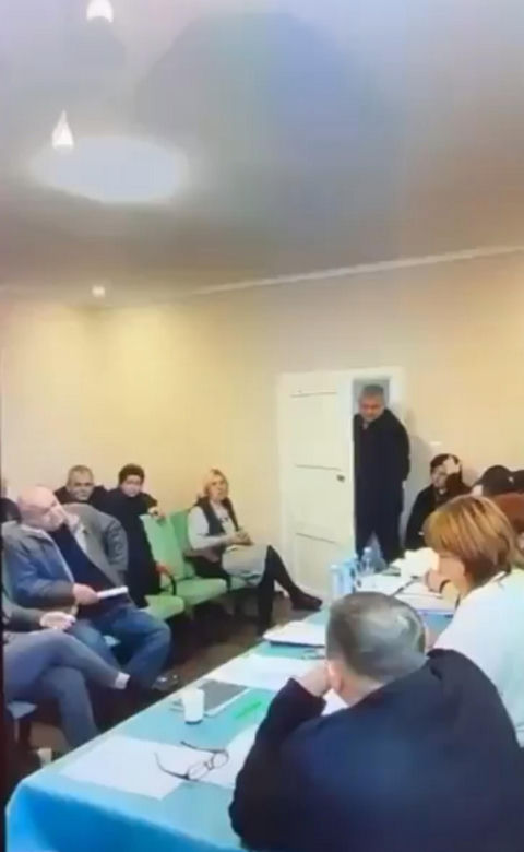 Radny odpalił granat na zebraniu