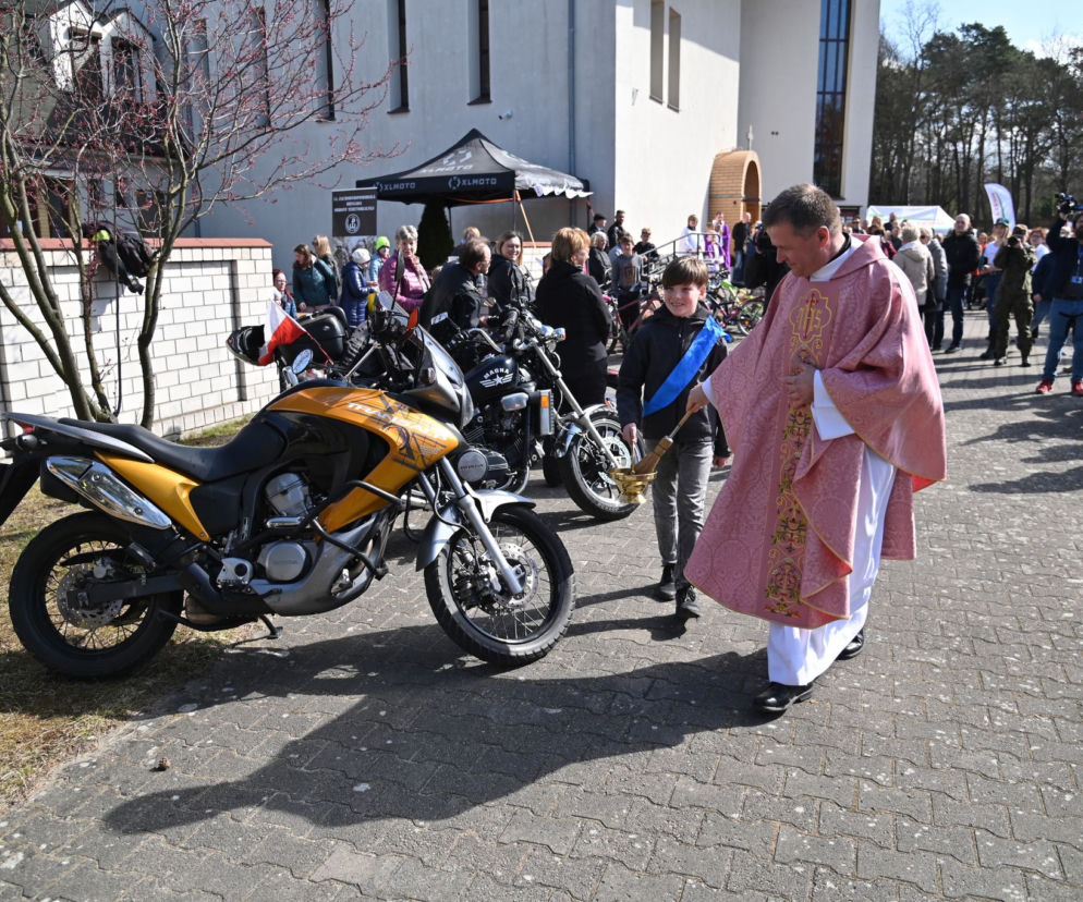 Słodko jest pomagać. Motocyklowy piknik dla Ukrainy w Szczecinie Dąbiu