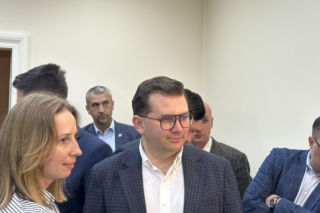 Loty posłów za 8 mln zł. Rekordzista Łukasz Kmita latał 144 razy w ciągu roku