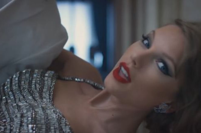 Taylor Swift w teledysku Blank Space