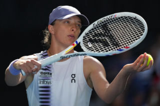 Iga Świątek pewnie ograła Darię Snigur! RELACJA NA ŻYWO z WTA Madryt [WYNIK]