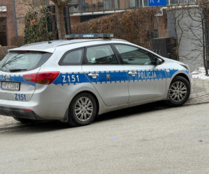 Na klatce schodowej znaleziono zwłoki mężczyzny. Tajemnicza śmierć w starej kamienicy