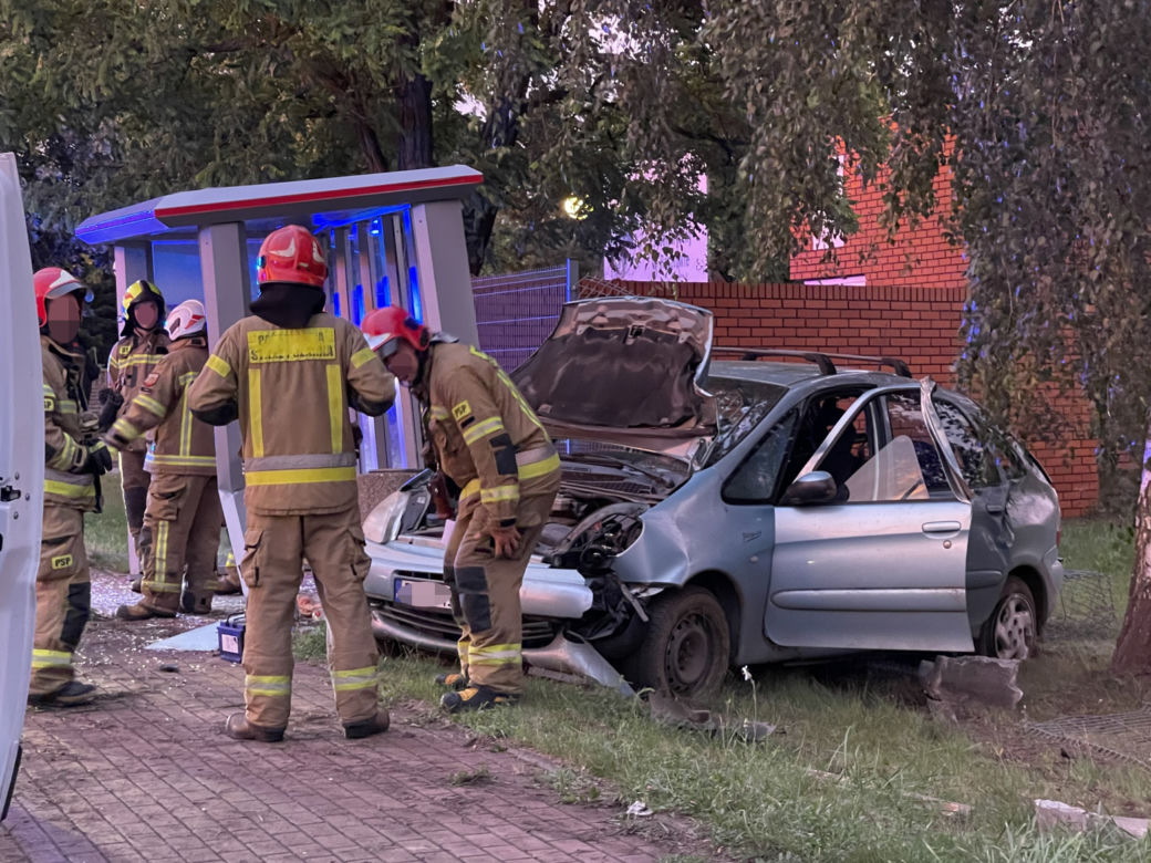 Wypadek z udziałem pijanego kierowcy pod Radzyminem. Miał prawie 2 promile alkoholu