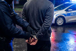 Na Ursynowie 40-latek prowadził mimo dwóch dożywotnich zakazów. Miał kokainę i THC