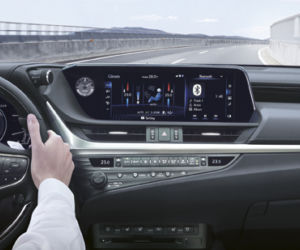 Cyfrowe lusterka w Lexusie ES 300h (2020)