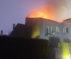 Pożar kamienicy w Będzinie. Ewakuowano mieszkańców