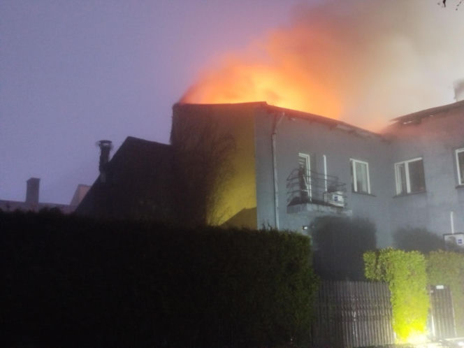 Pożar kamienicy w Będzinie. Ewakuowano mieszkańców