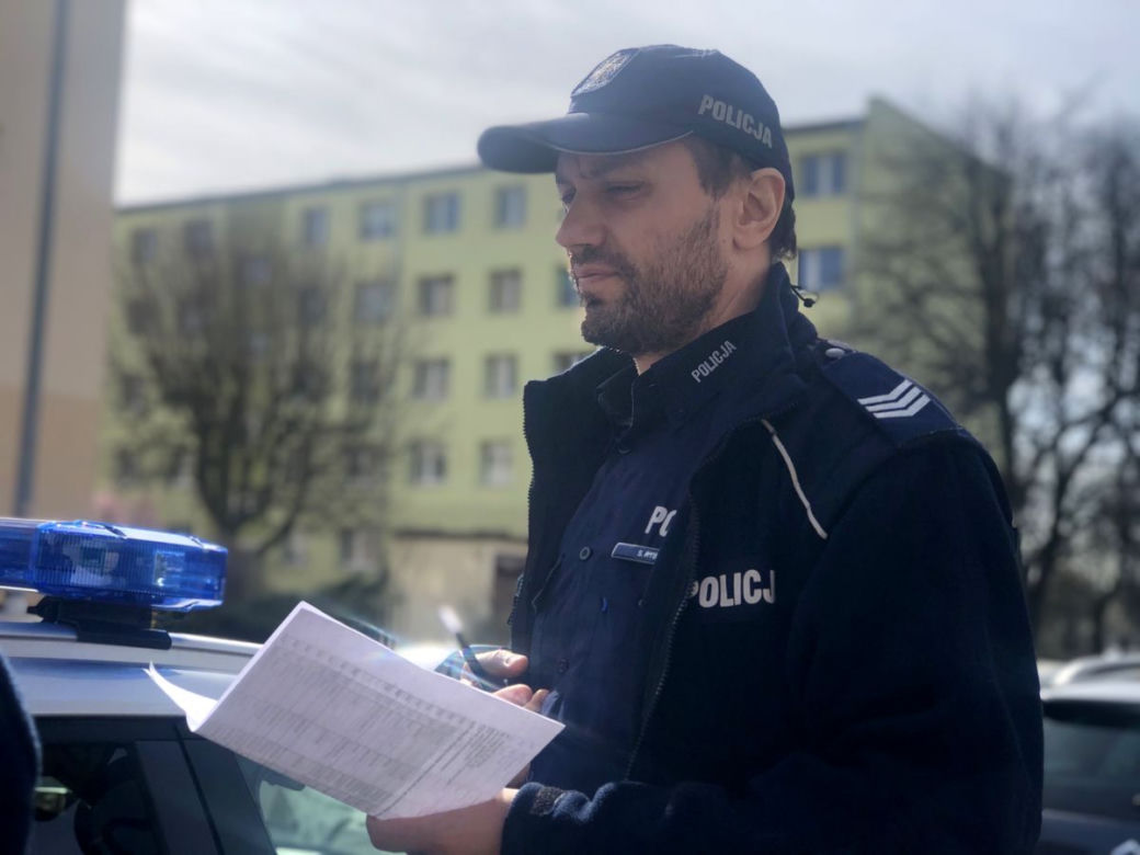 Szczecińscy policjanci kontrolują przestrzeganie kwarantanny
