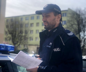 Szczecińscy policjanci kontrolują przestrzeganie kwarantanny