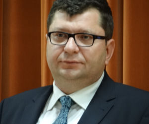 OD PODSŁUCHÓW DO DOMÓW SCHADZEK.