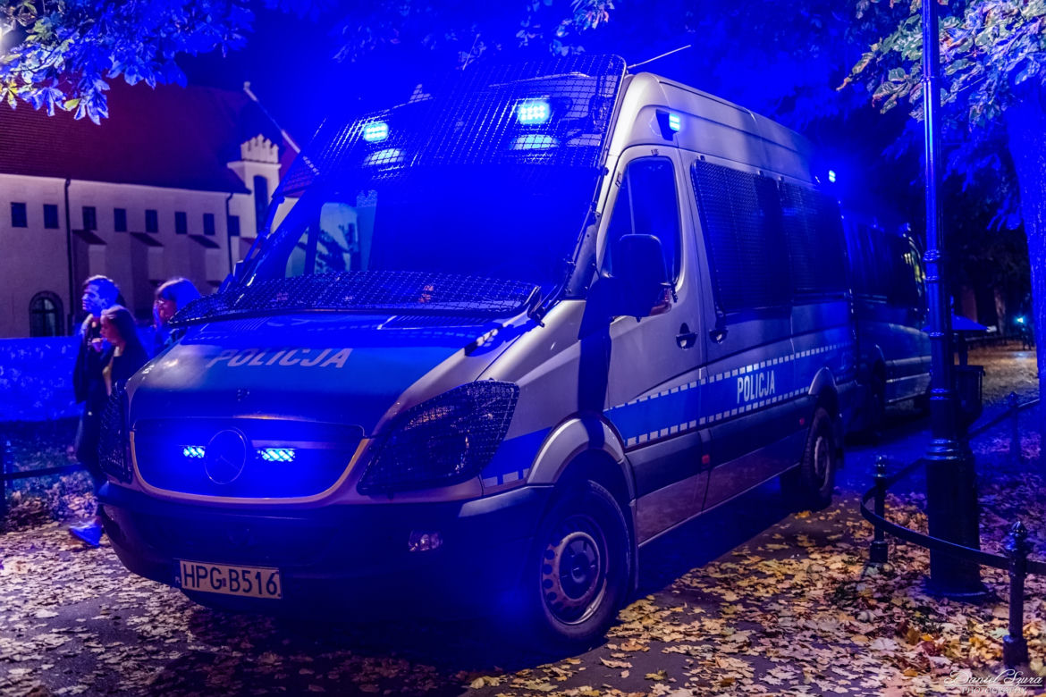 Tańczący protest pod krakowską kurią