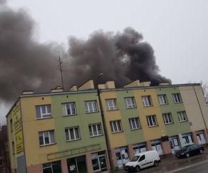 Ostrów Mazowiecka. Pożar opuszczonego budunku szkolnego.