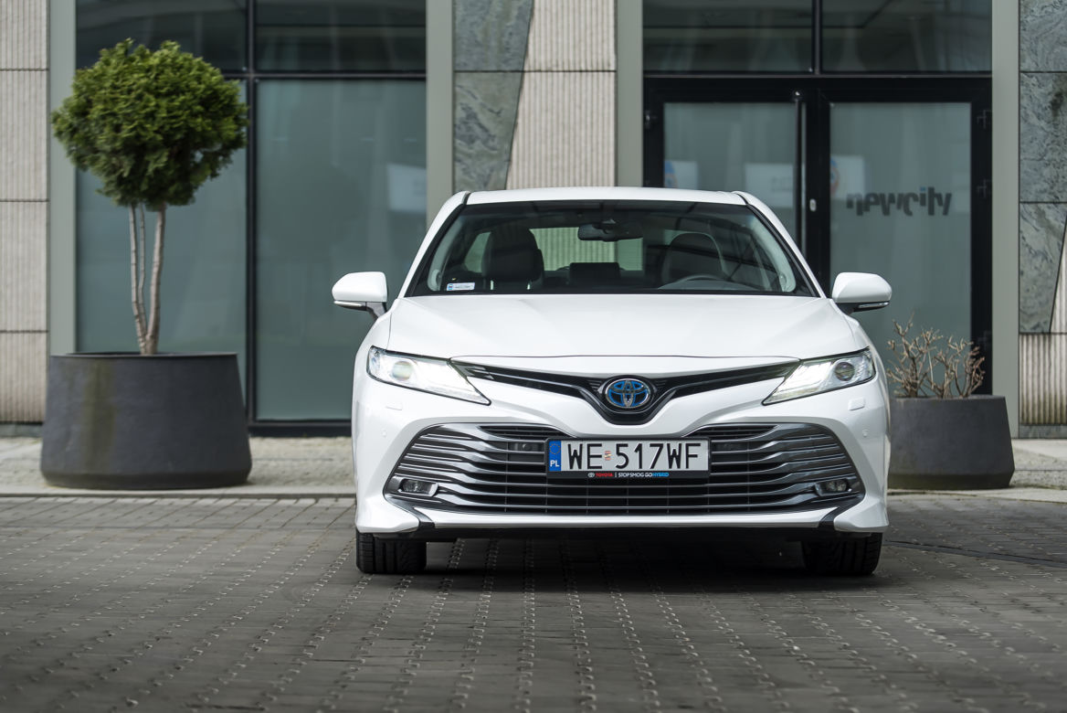 Toyota Camry 2.5 Hybrid 218 KM e-CVT Executive + VIP