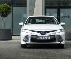 Toyota Camry 2.5 Hybrid 218 KM e-CVT Executive + VIP