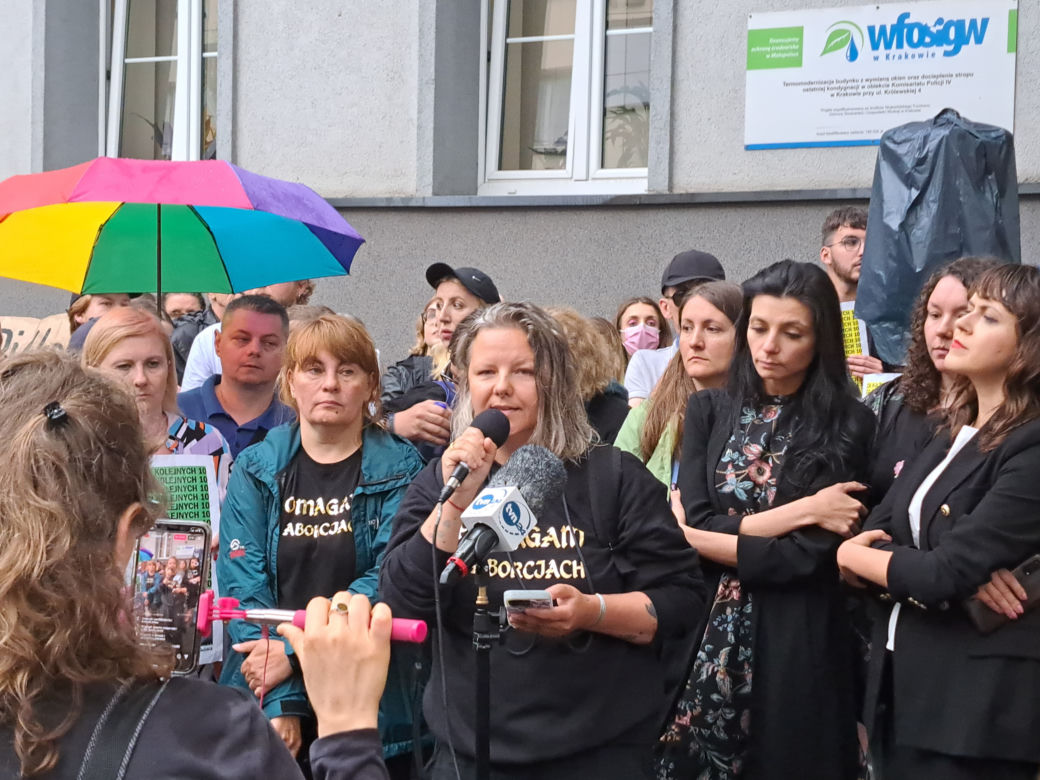 "Nigdy nie będziesz szła sama. Solidarnie z Joanna". Protest w Krakowie