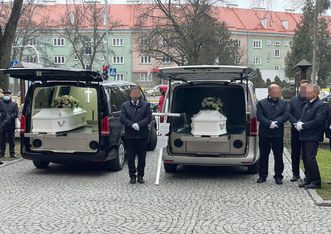 Pogrzeb Weroniki i Sebastiana. Ostatnia droga rodzeństwa