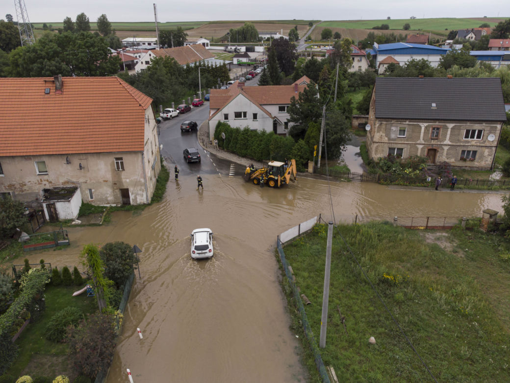 Prawie 500 interwencji straży pożarnej, 100 podtopionych gospodarstwtom