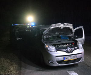 Groźny wypadek w Świnoujściu. Opel roztrzaskał się na policyjnym radiowozie