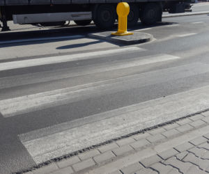 Miasto zapewnia, że to nie była fuszerka. Wiosną poprawione zostaną pasy na ul. Lipowej