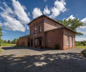 Mieszkania w budynku dworca w Lubomierzu