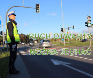 Policja przypomina sygnały i komendy kierujących ruchem