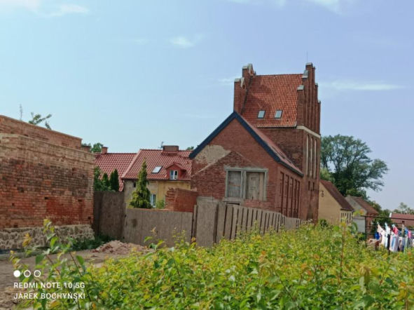 To najdłuższe mury obronne w woj. warmińsko-mazurskim. Otaczają Stare Miasto
