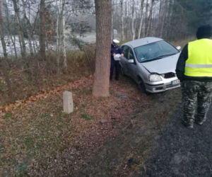 Łódzkie: Najpierw wyprzedzanie, potem dachowanie. Finał: trzy ofiary trafiły do szpitala! 