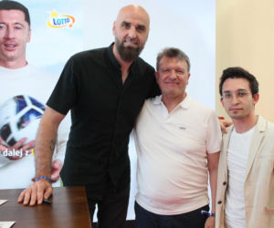 Ponad 7 mln zł dla lokalnych projektów. Na Służewcu wręczono czeki laureatom programu „Sportowo Kulturalnie Lokalnie”.