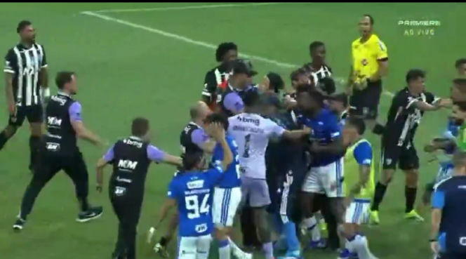 Gigantyczna bójka w hitowym meczu! 23 czerwone kartki. Takich burd na boisku jeszcze nie było