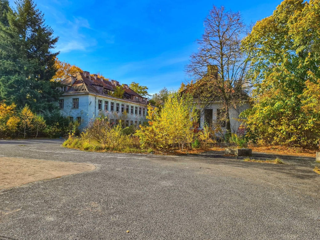Więzienie Gestapo, a także słynny poradziecki szpital w Legnicy