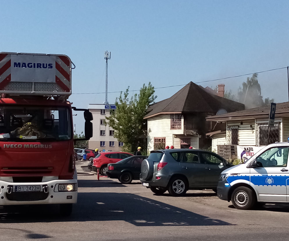 Białystok. Pożar przy dworcu PKP. Na miejscu kilka jednostek straży pożarnej [ZDJĘCIA]