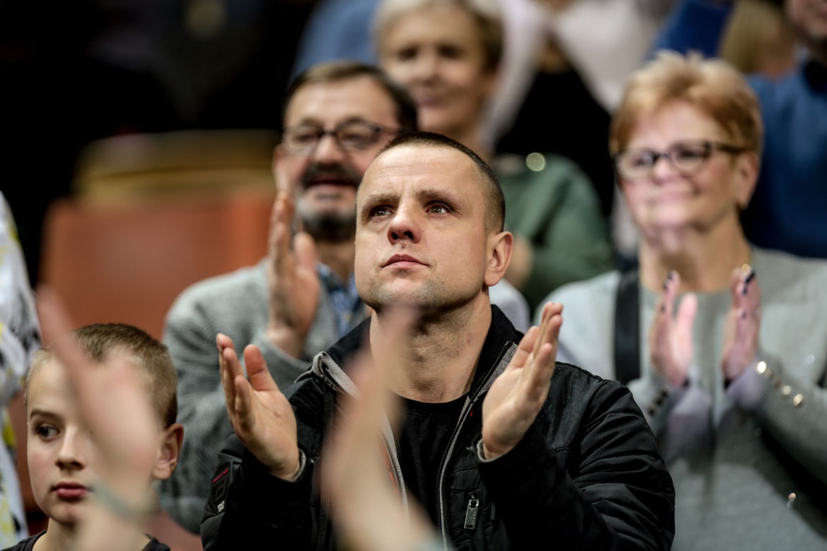 Legendarny Kosmiczny Mecz z Aniołami w Spodku: Gwiazdy zagrały dla Domu Aniołów Stróżów 
