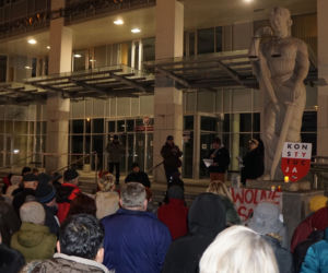 Radom: Manifestowali w obronie sędziów. Ponad 100 osób osób wzięło udział w demonstracji