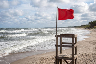 Sinice Mrzeżyno. Czy w Mrzeżynie można się kąpać 28.07? Flaga, warunki pogodowe