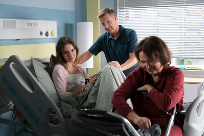 M jak miłość odc. 1907. Paweł (Rafał Mroczek), Franka (Dominika Kachlik), Marysia (Małgorzata Pieńkowska)