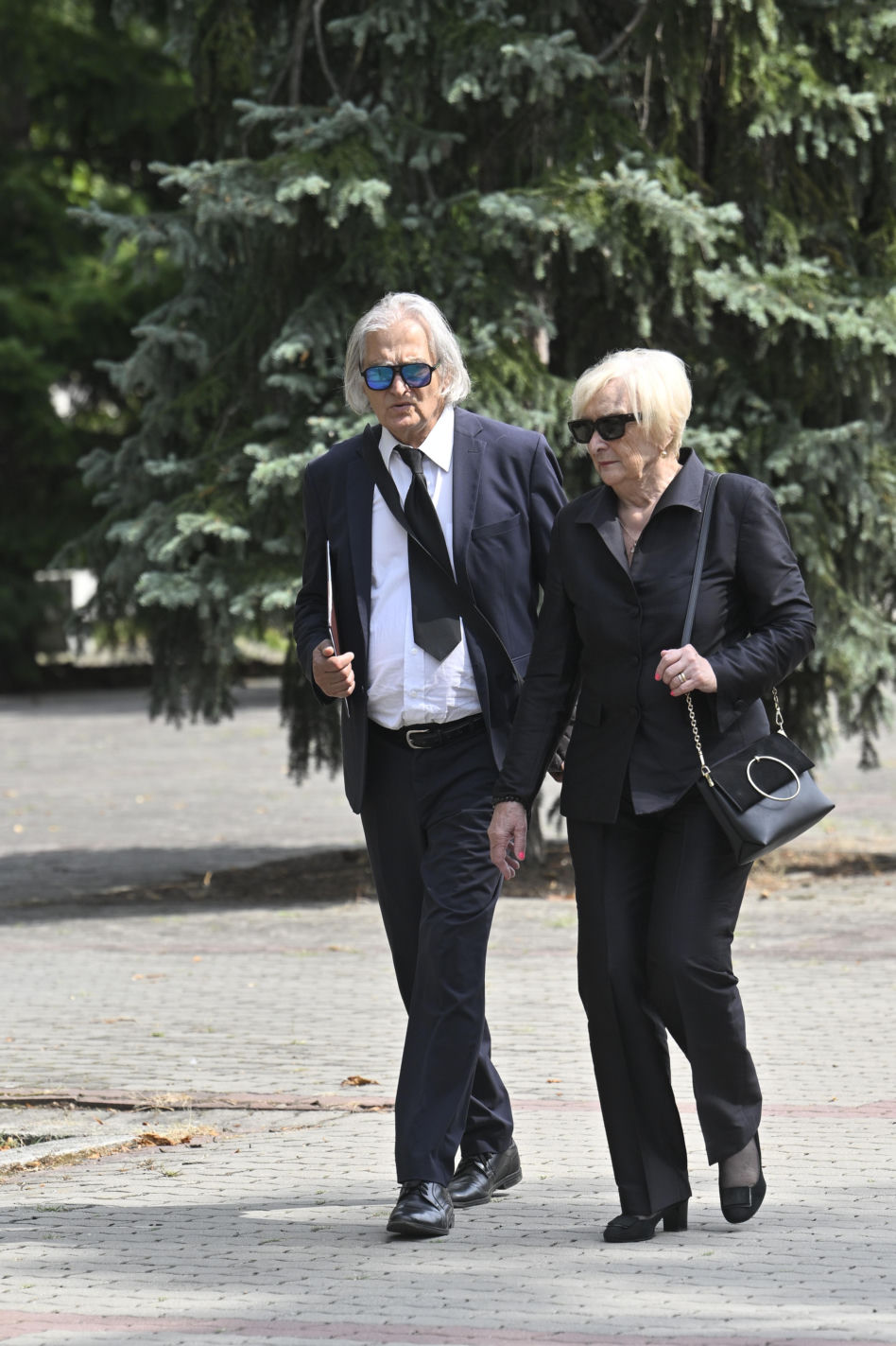 Pogrzeb Igi Cembrzyńskiej. Tłum gwiazd oddaje hołd wielkiej artystce