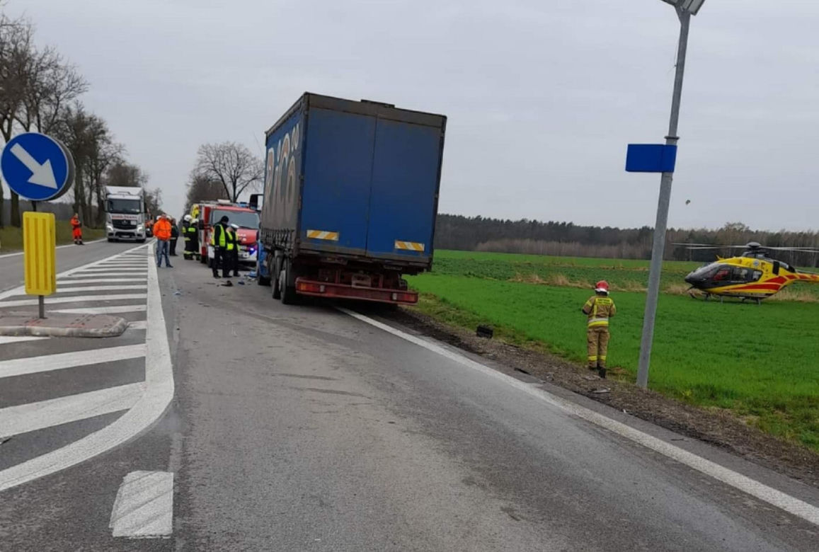 Koszmarny wypadek pod Makowem Mazowieckim! 2-latek z citroena zabrany przez śmigłowiec [ZDJĘCIA]