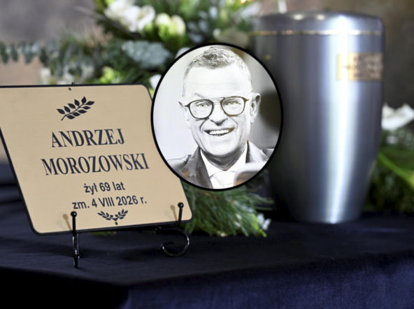 Pogrzeb Andrzeja Morozowskiego. Wśród żałobników dawno niewidziany Adam Michnik i znani politycy