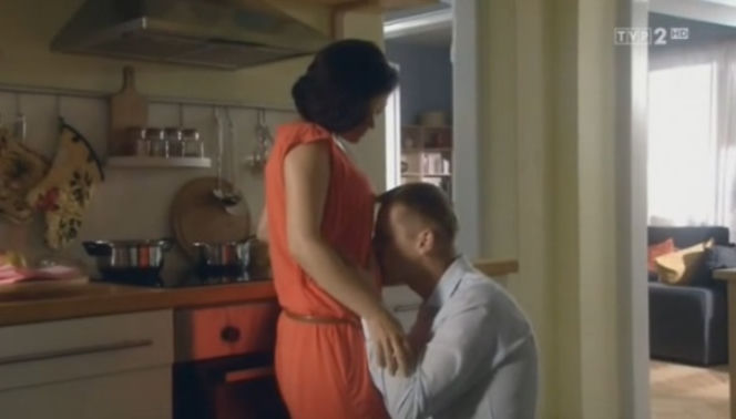 M jak miłość odc. 1028. Kinga (Katarzyna Cichopek), Piotrek (Marcin Mroczek)