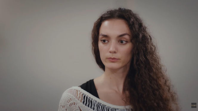 Przełom w 880. odcinku Dziedzictwa. Odmieniona Nana zjawi się w salonie, a Poyraz nie będzie mógł oderwać wzroku - ZDJĘCIA