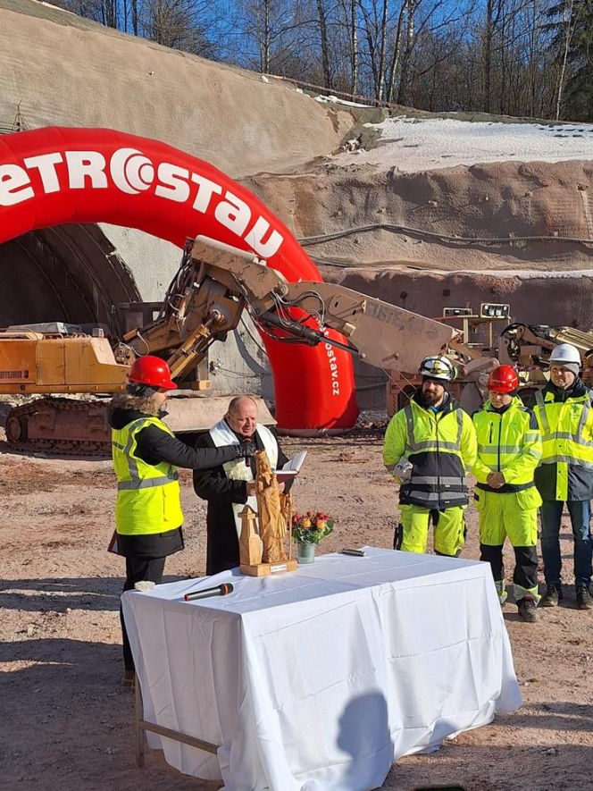 Budowa D11 w Czechach do granicy z Polską S3 w Lubawce
