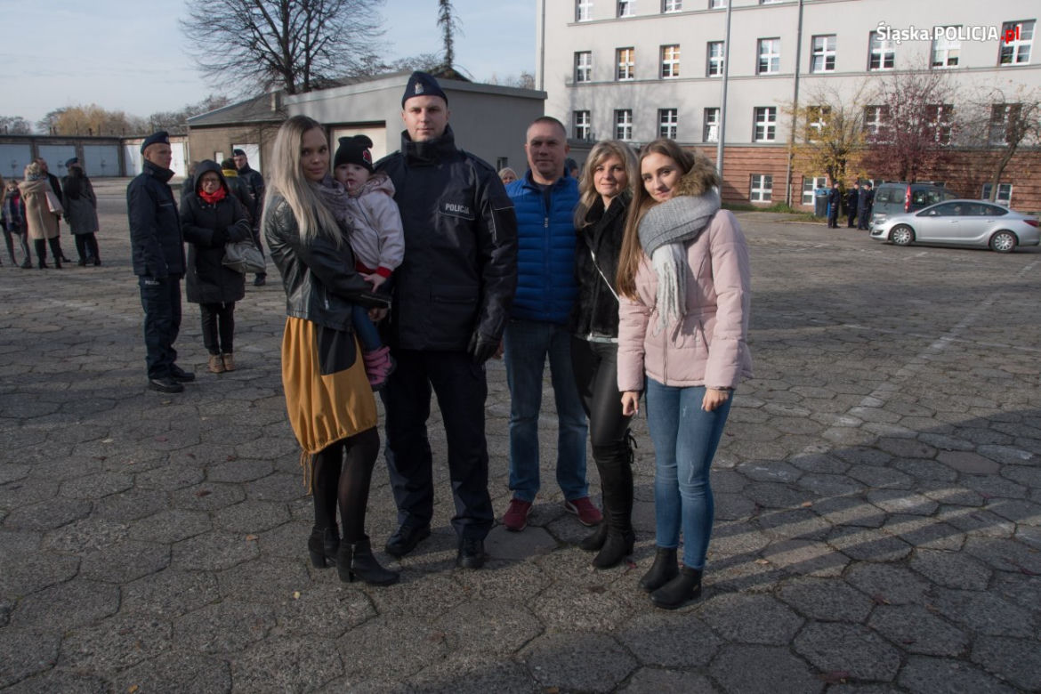 Nowi policjanci w śląskim garnizonie. Złożyli ślubowanie
