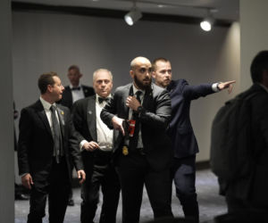 Strzelanina w Waszyngtonie. Donald Trump ewakuowany z gali Stowarzyszenia Korespondentów Białego Domu