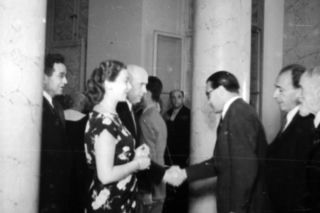 Niewiarygodne sceny! Aktor kazał przykucnąć premierowi, bo chciał go przeskoczyć! Interwencja w ostatniej chwili