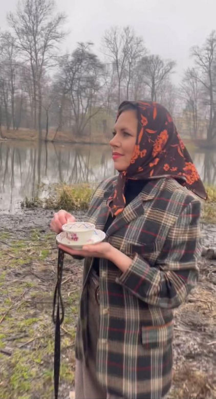 Ola Kwaśniewska jak Elżbieta II