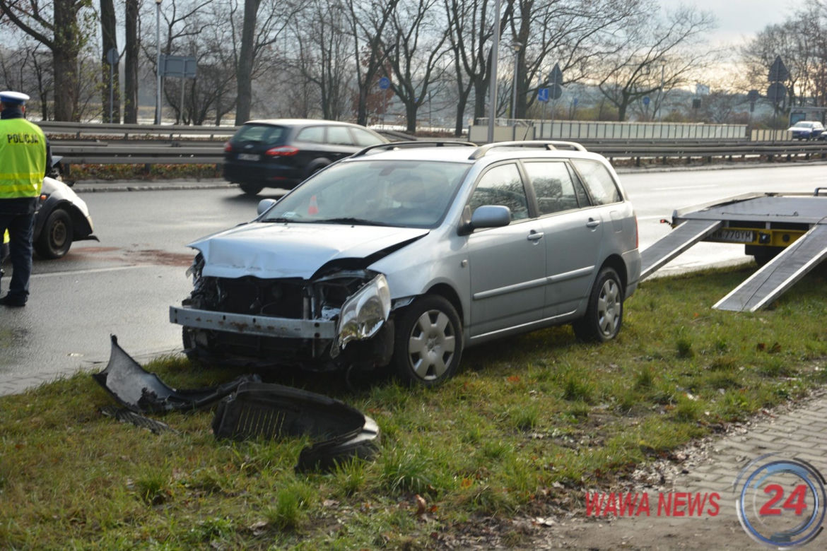 Kolizja potem wypadek z udziałem radiowozu na Wisłostradzie