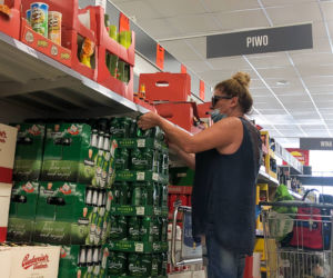 Tak Beata Kozidrak kupuje alkohol