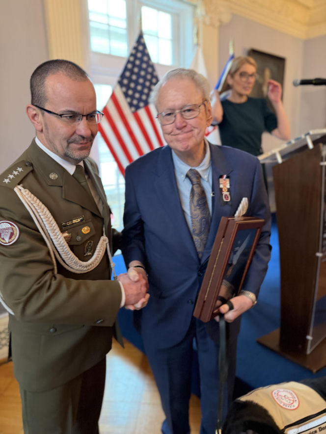 Wręczenie Krzyża Wielkiego Orderu Zasługi RP rodzicom Michaela Ollisa w Waszyngtonie, DC